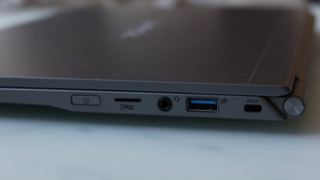 Bild der Anschlüsse des Gigabyte U4 im Test