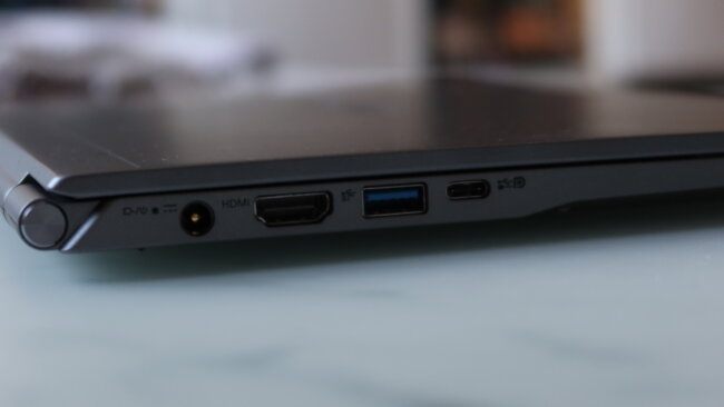 Bild der Anschlüsse des Gigabyte U4 im Test