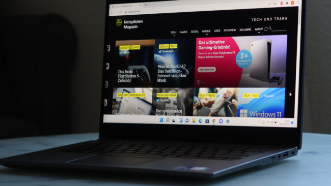 Bild des Gigabyte U4 im Test - aufgeklappt
