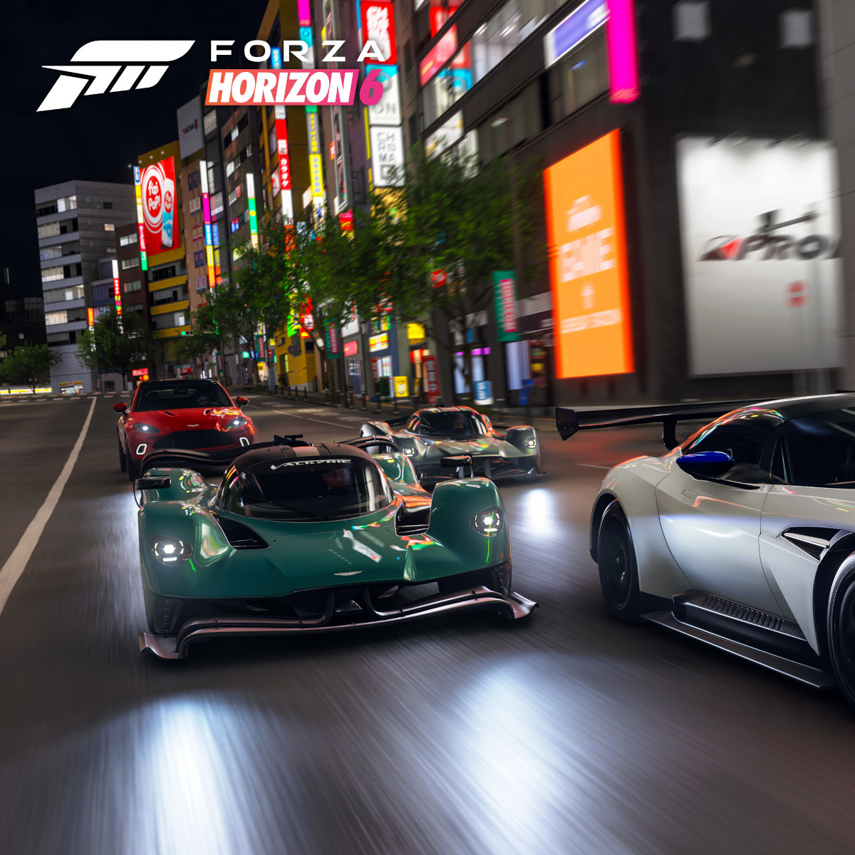 Mehrere Rennwagen fahren bei Nacht in Tokio in Forza Horizon 6.